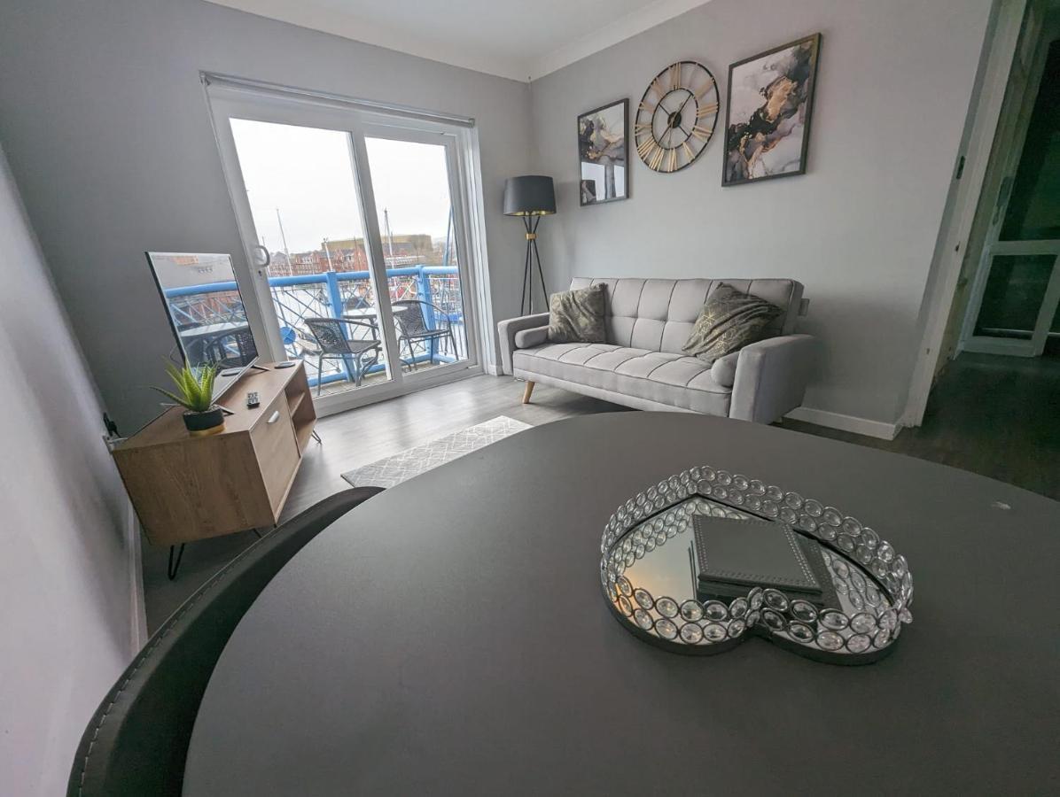 The Quay - Harbour View - By Tifa Stays Swansea Exterior foto